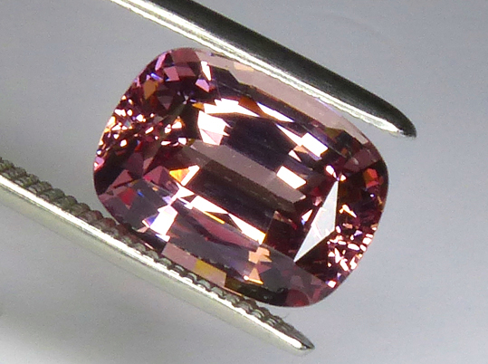 peachh-pink malaia garnet