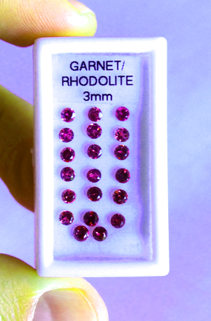 parcel 3mm rhodolite garnets