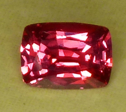certed salmon pink sapphire
