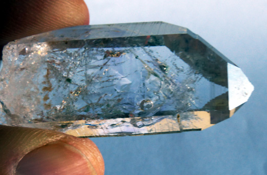 crystal quartz with enhydro