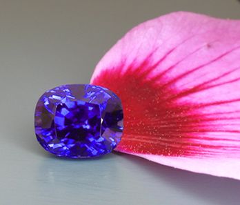 large fine color changing sapphire