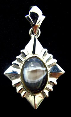 agate set in sterling pendant