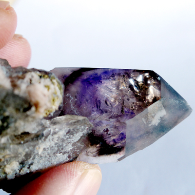amethyst-smoky quartz with enhydro - detail